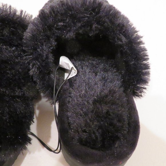 Women Small Black Slip-on Slippers Cozy Mountain Memory Foam Rubber Sole New - Picture 12 of 16